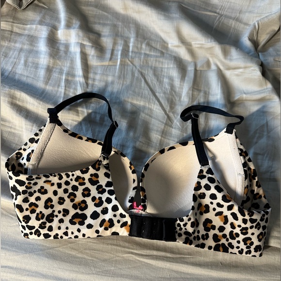 Victoria's Secret Plunge Bra Size 36B - Picture 3 of 4